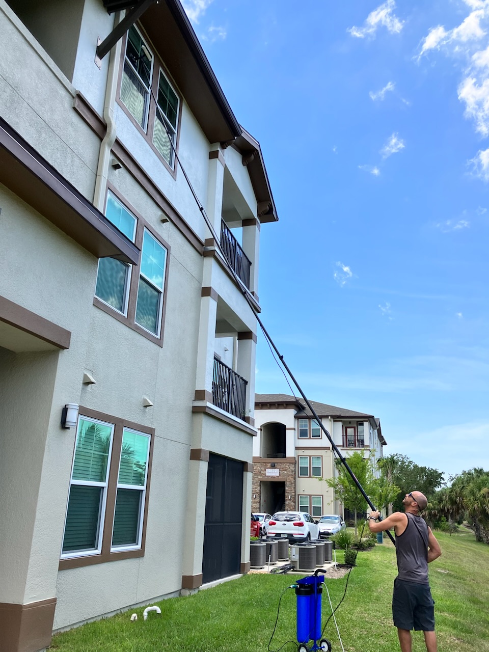 Latorre Window Cleaning & Pressure Washing picture