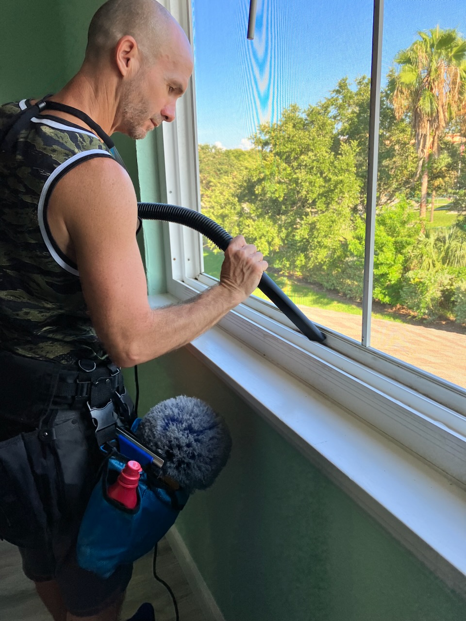 Latorre Window Cleaning & Pressure Washing picture