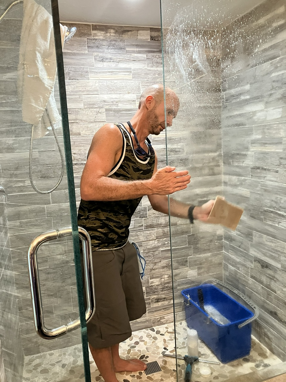 Latorre Window Cleaning & Pressure Washing picture