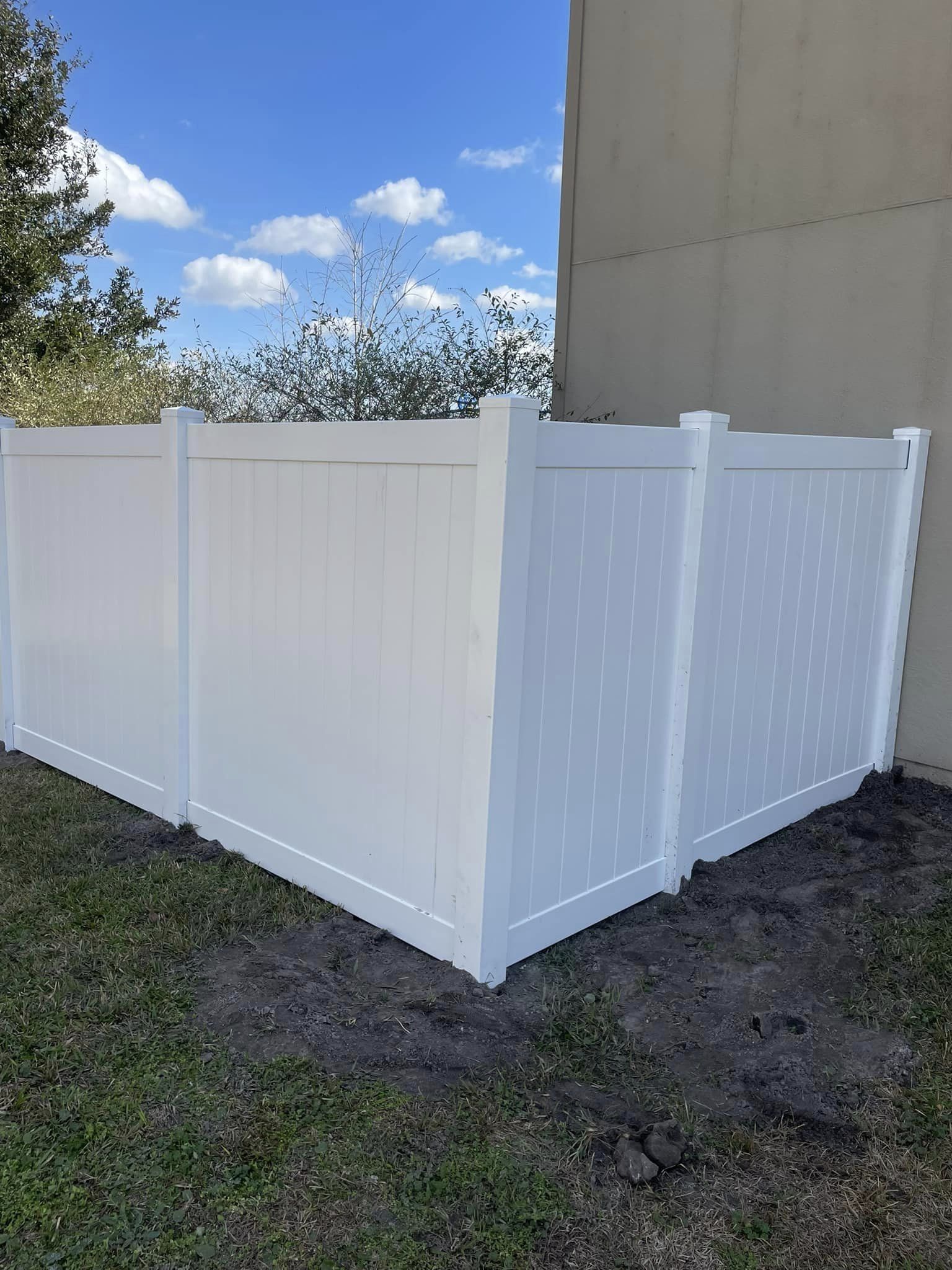 H & W Fence Company Inc. picture