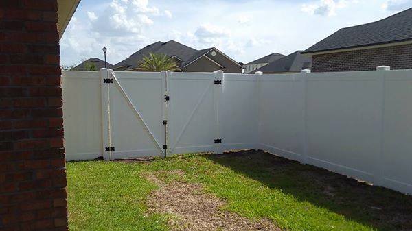 H & W Fence Company Inc. picture