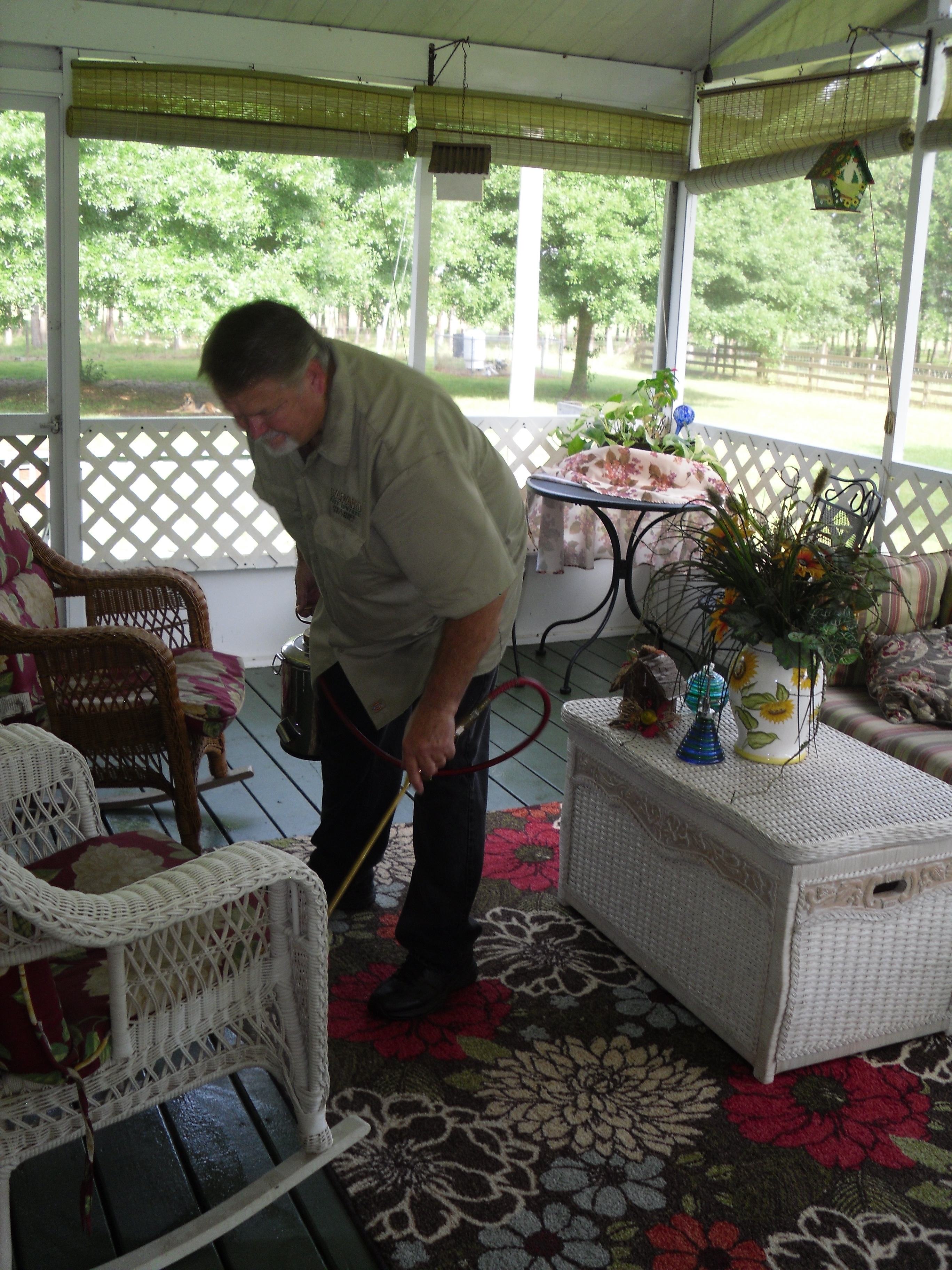 Safari Pest Control, LLC picture