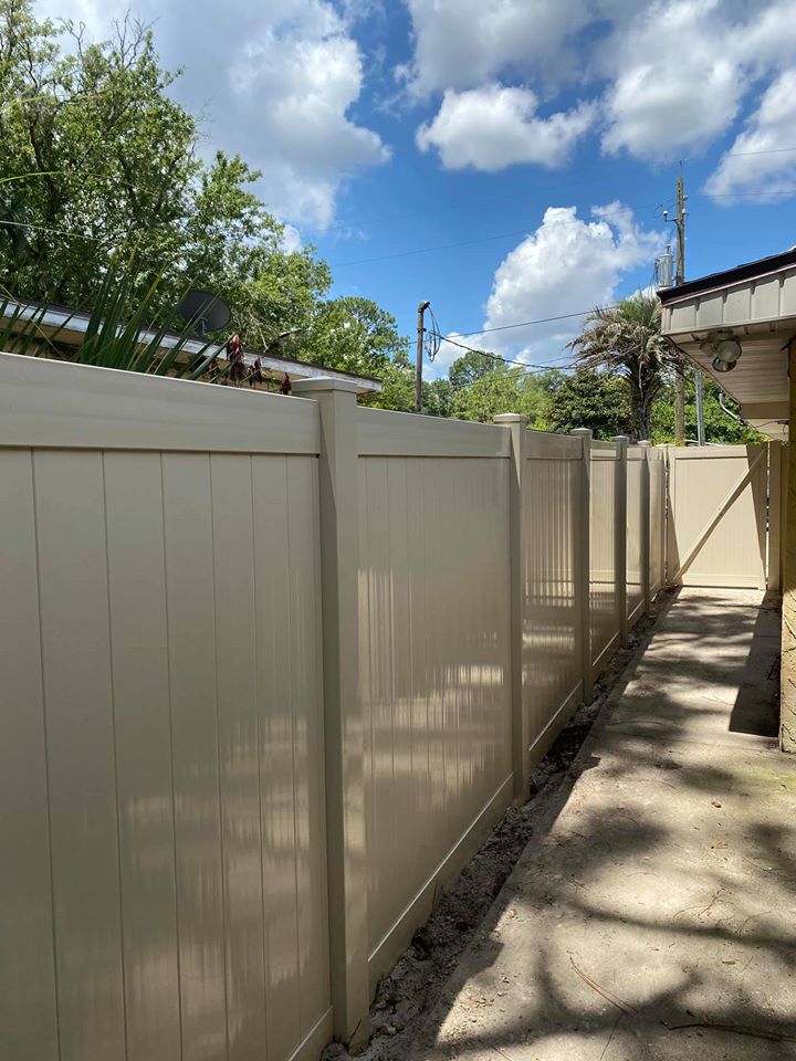 H & W Fence Company Inc. picture