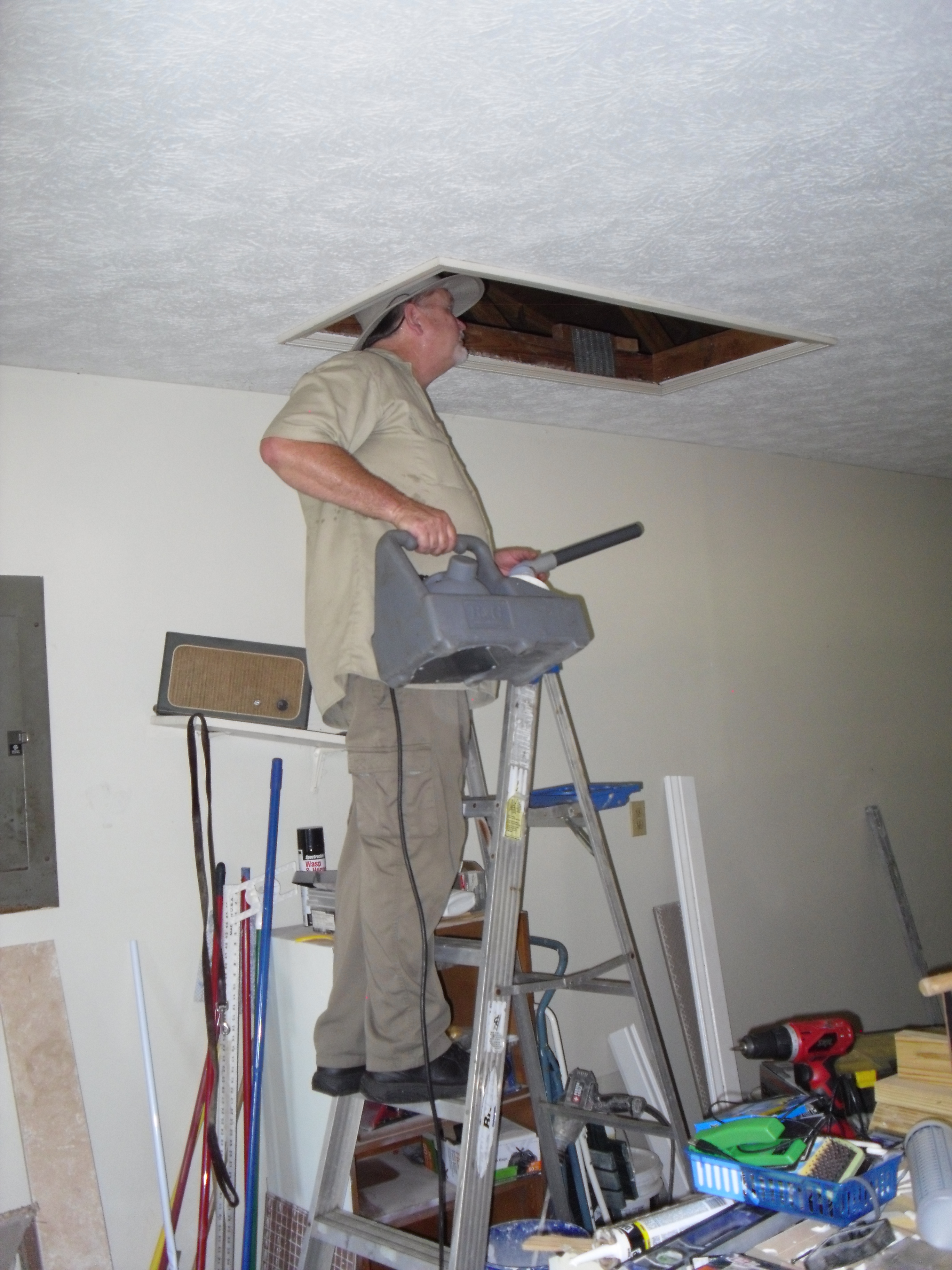 Safari Pest Control, LLC picture