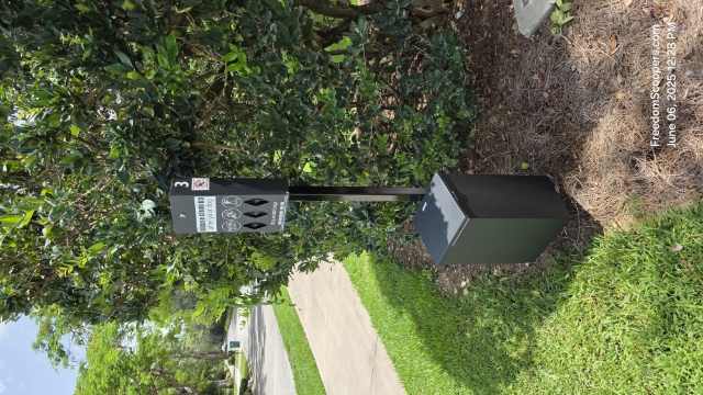 FREEDOM SCOOPERS PET WASTE REMOVAL SERVICES picture