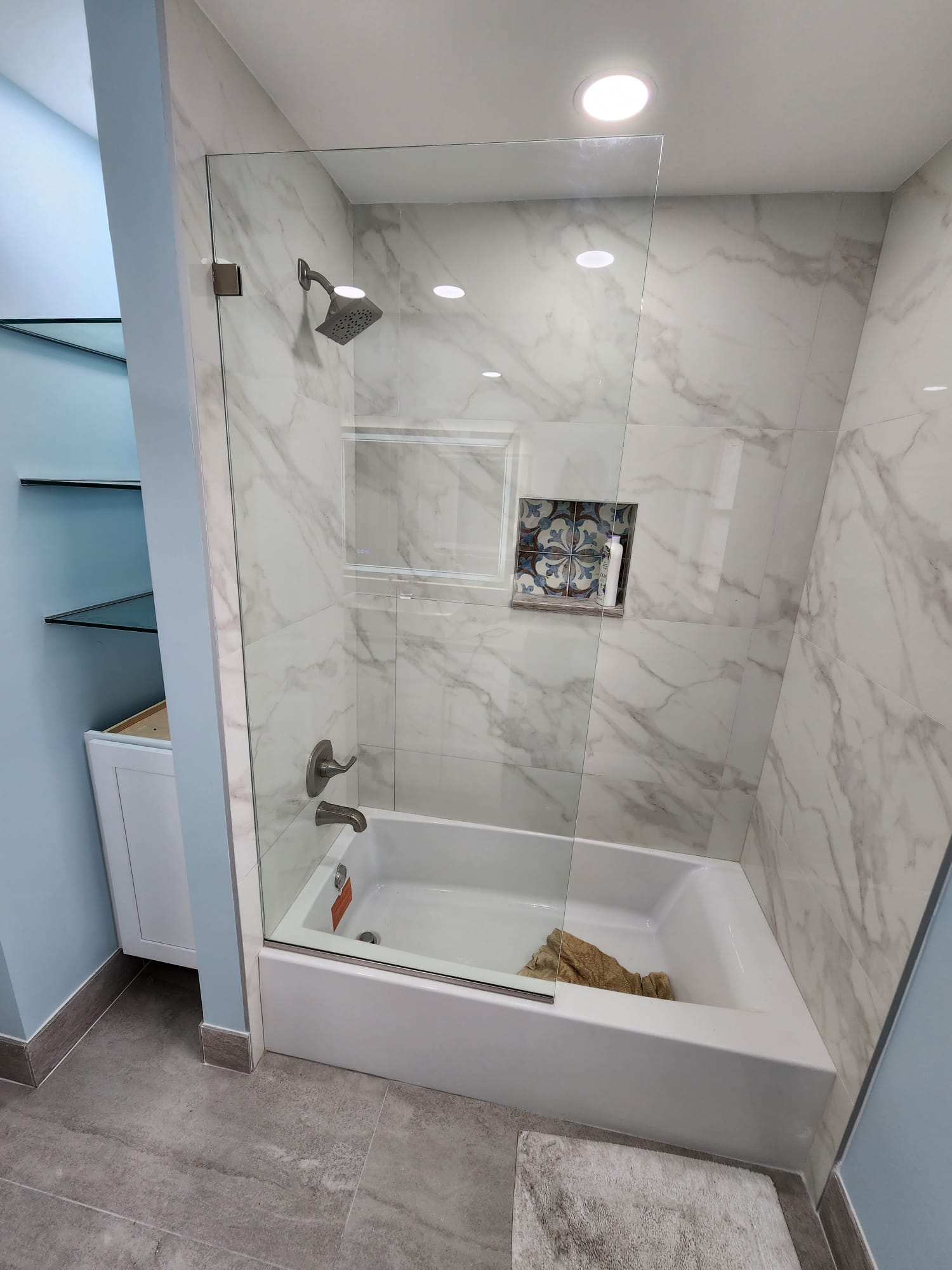 Jay's Shower Doors and More LLC picture